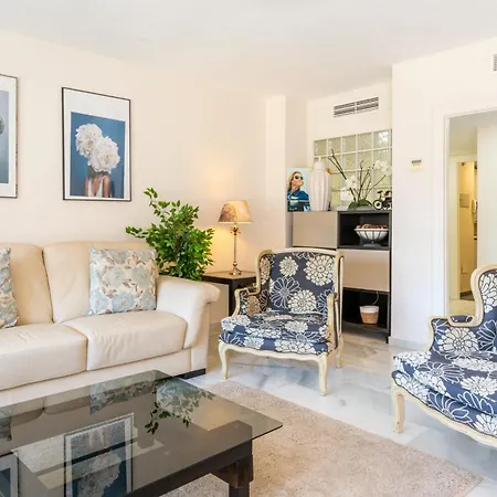 Apartment Aquamijas Retreat - Modern Comfort Near Aguamijas Water Park *