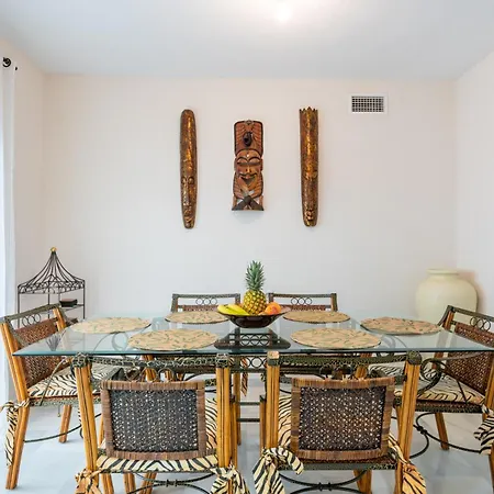 Aquamijas Retreat - Modern Comfort Near Aguamijas Water Park *