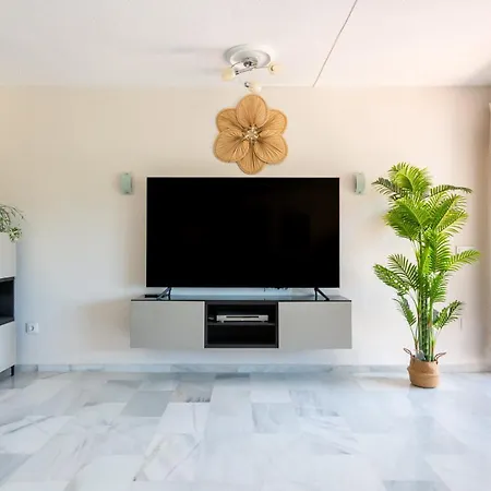 Aquamijas Retreat - Modern Comfort Near Aguamijas Water Park Fuengirola