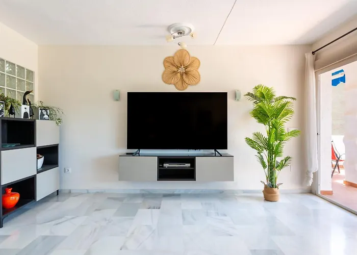 Aquamijas Retreat - Modern Comfort Near Aguamijas Water Park Fuengirola