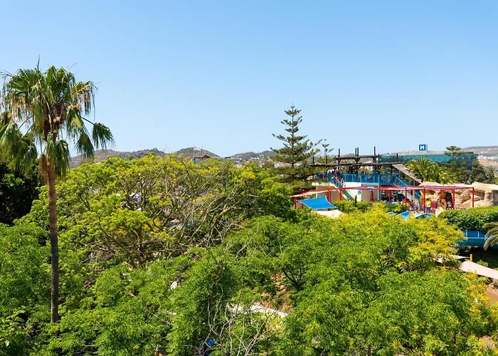 Apartment Aquamijas Retreat - Modern Comfort Near Aguamijas Water Park